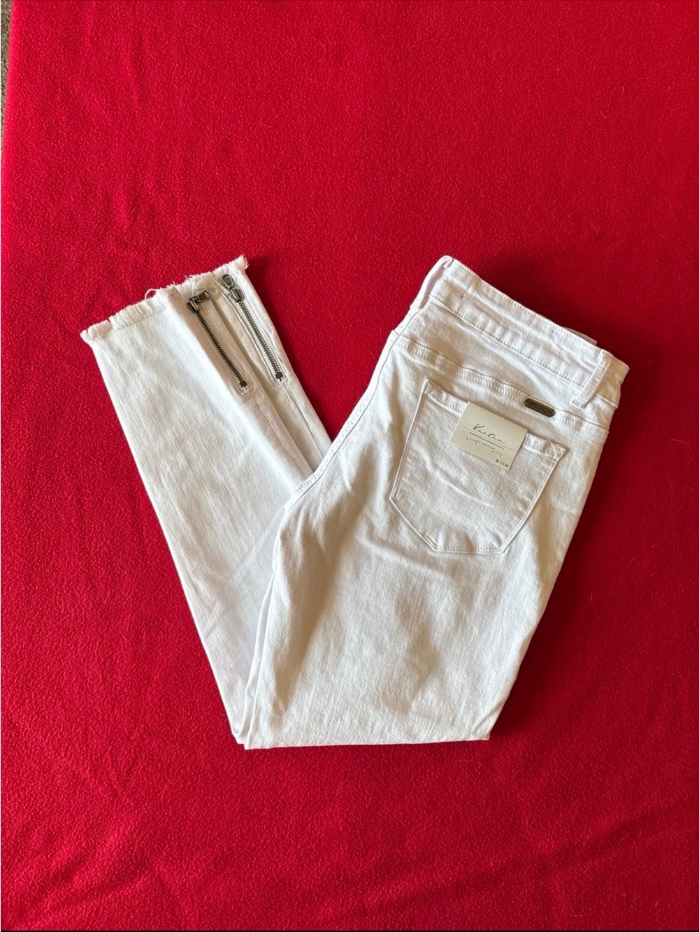 KanCan White Skinny Jeans with Zipper Ankle Detail